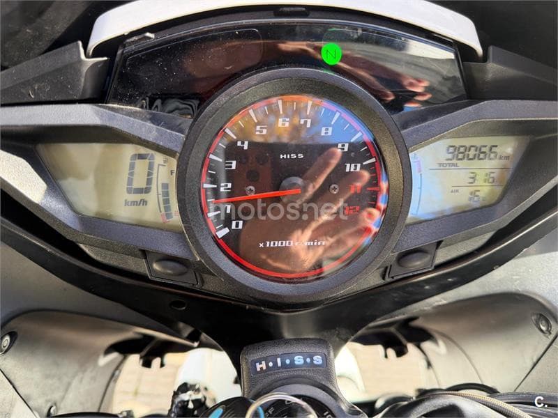Honda VFR 1200 F DCT – Vista 2