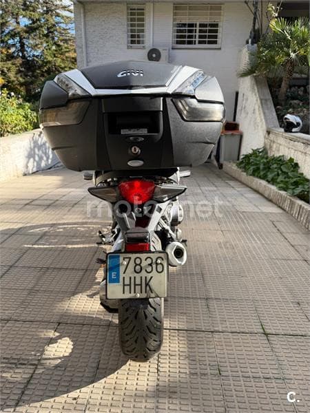 Honda VFR 1200 F DCT – Vista 5