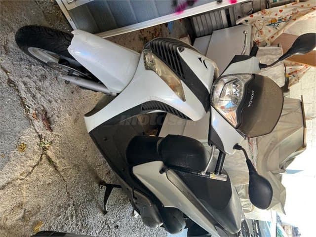 Honda SCOOPY SH125i – Vista 1