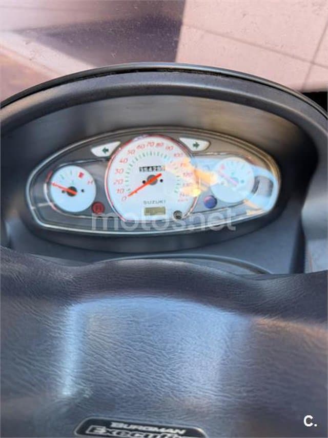 Suzuki BURGMAN 125 Executive – Vista 7