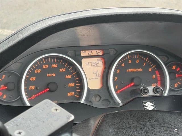 Suzuki BURGMAN 400 2300 € 2006 Cantabria - 4