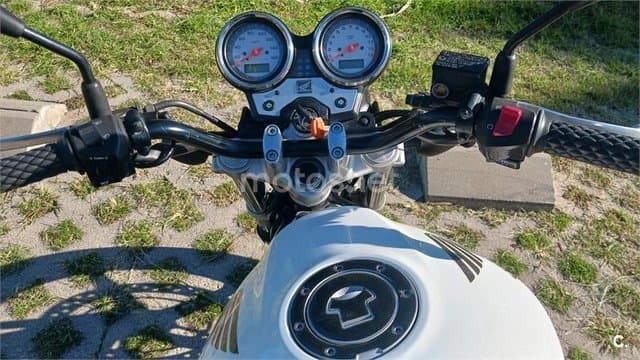 Honda VTR 250 – Vista 11