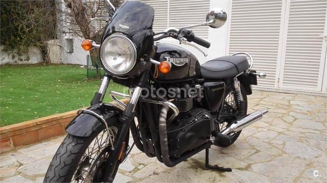 Triumph BONNEVILLE 900 4300 € 2007 Valencia - 1