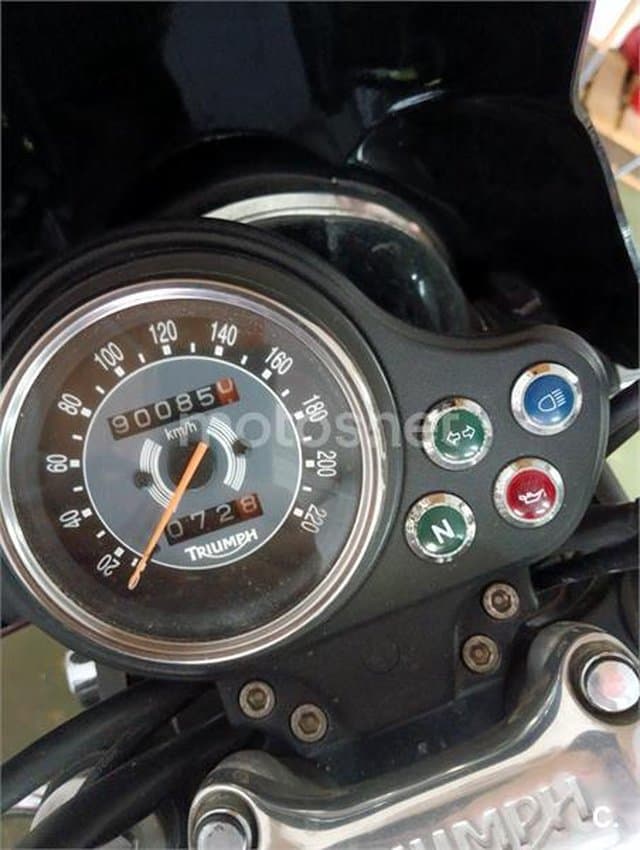 Triumph BONNEVILLE 900 4300 € 2007 Valencia - 5