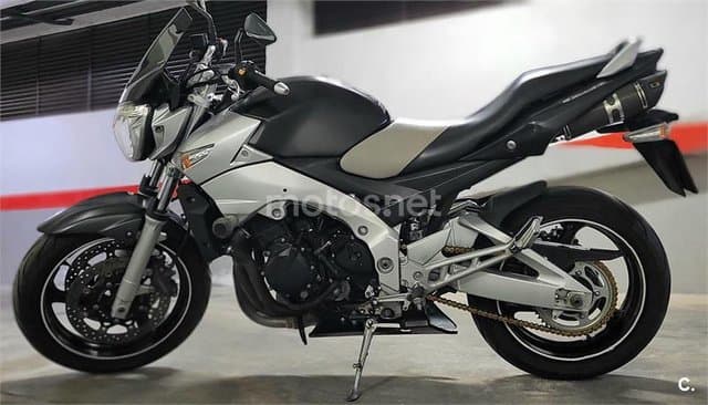 Suzuki GSR 600 – Vista 2