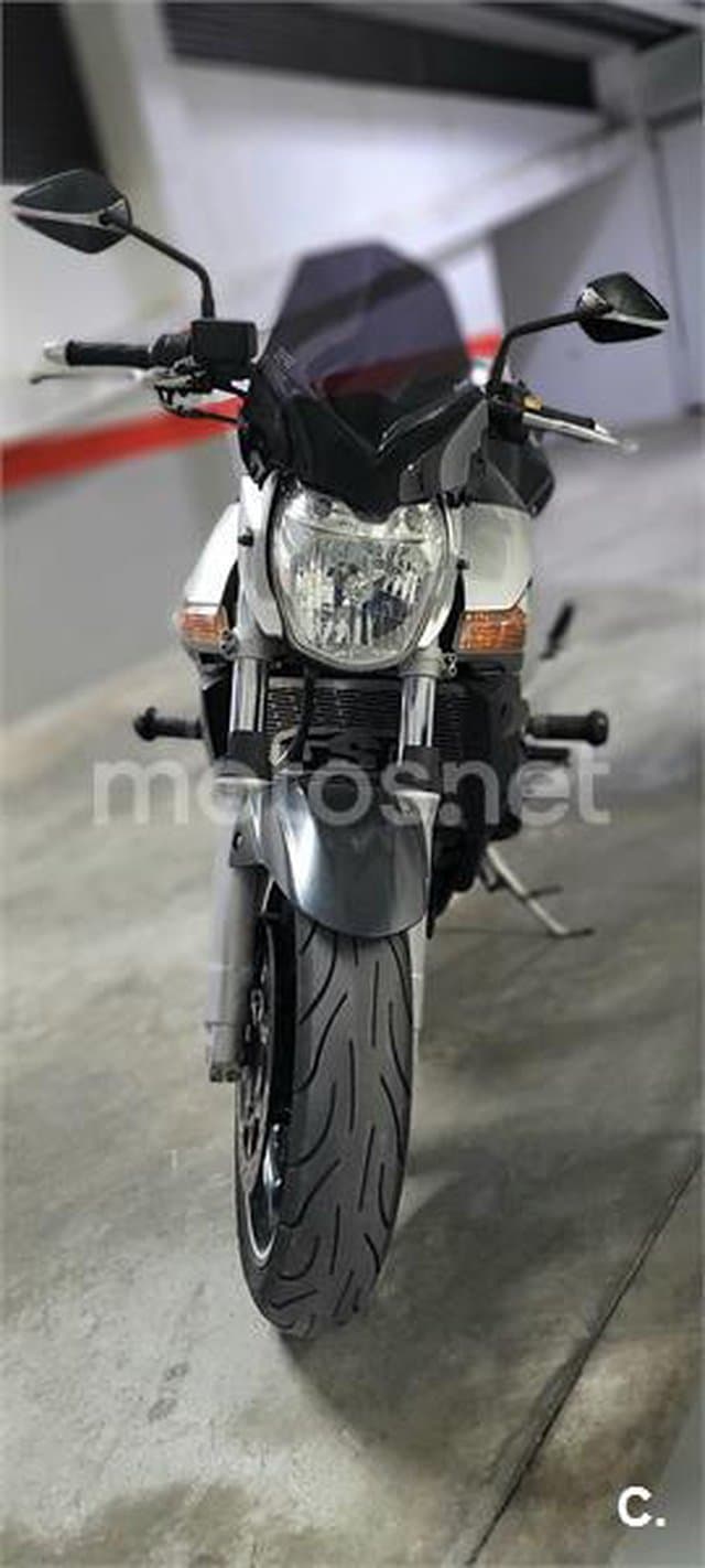 Suzuki GSR 600 – Vista 5