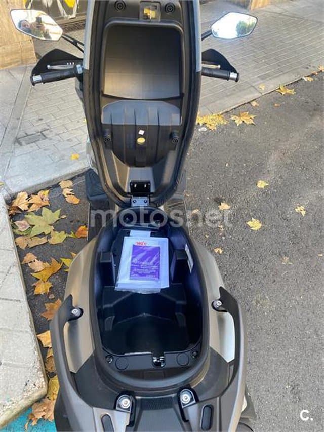 SYM ADX 300 – Vista 4