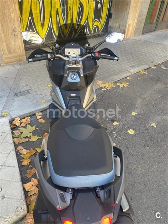 SYM ADX 300 – Vista 5