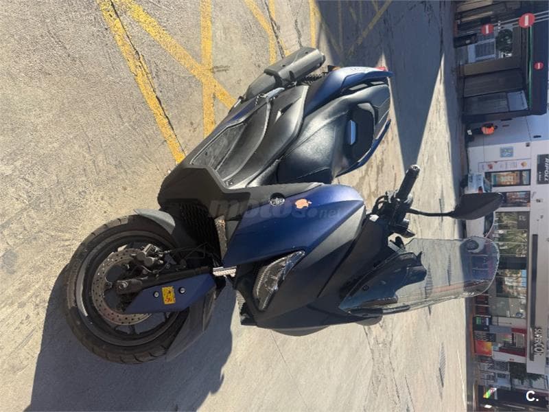 Yamaha XMAX 300 – Vista 4