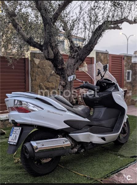 Suzuki BURGMAN 400 2850 € 2015 Sevilla - 1