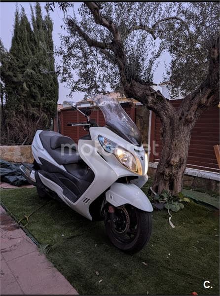 Suzuki BURGMAN 400 2850 € 2015 Sevilla - 2