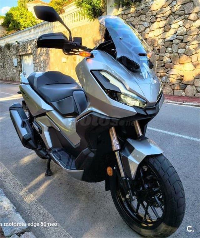 Honda ADV 350 – Vista 1