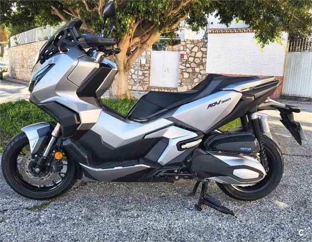 Honda ADV 350 – Vista 4