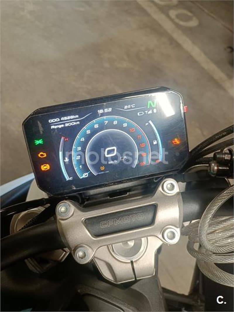 CFMOTO 450 NK – Vista 5