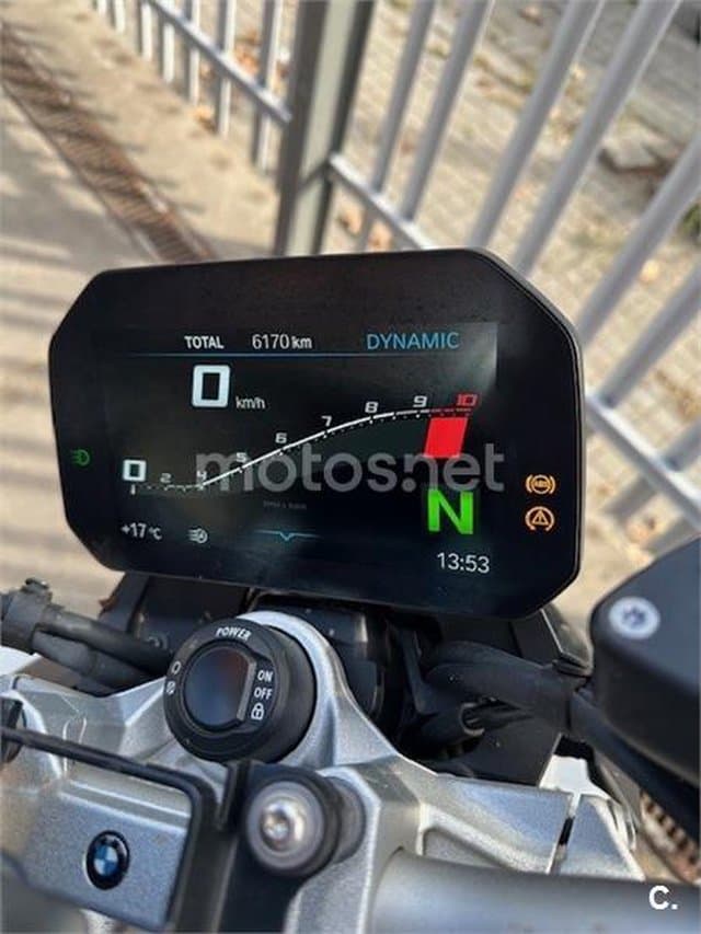 BMW F 900 R – Vista 1