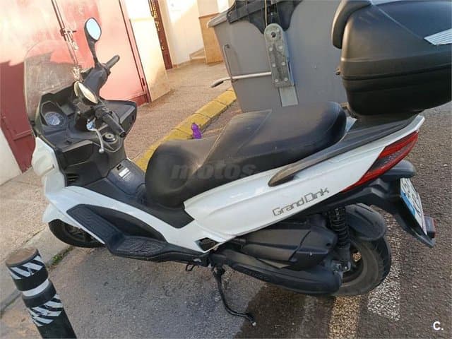 Kymco Grand Dink 125 – Vista 2