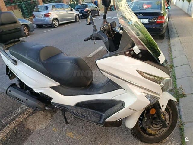 Kymco Grand Dink 125 – Vista 3