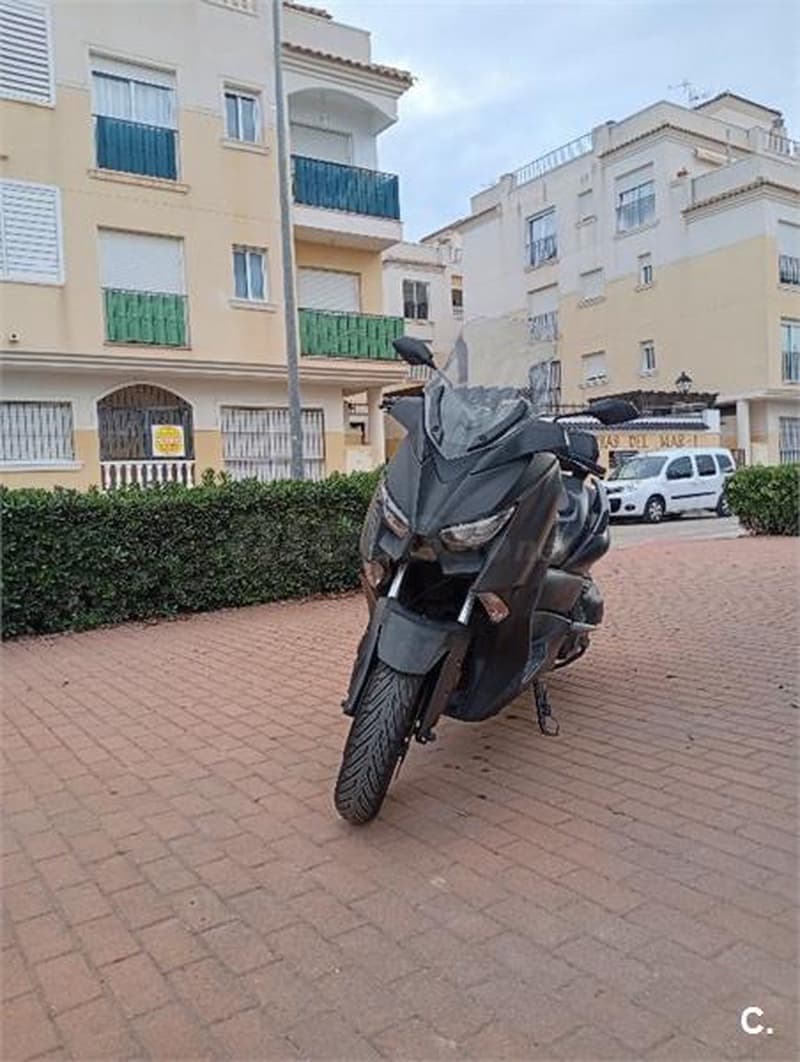 Yamaha XMAX 400 – Vista 2