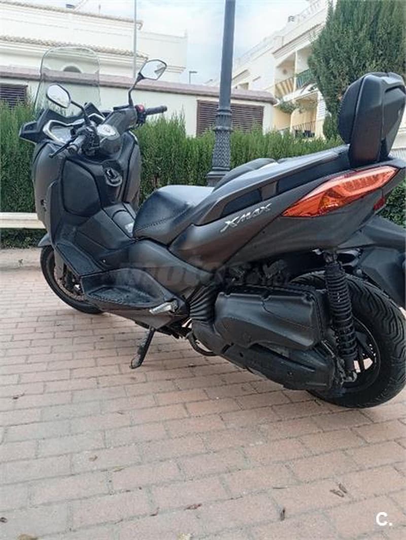 Yamaha XMAX 400 – Vista 6