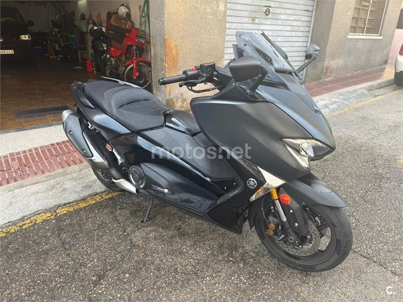 Yamaha TMAX – Vista 1