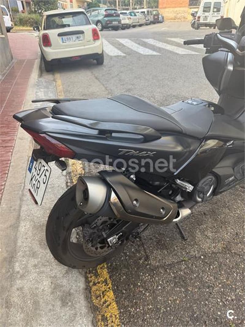 Yamaha TMAX – Vista 2