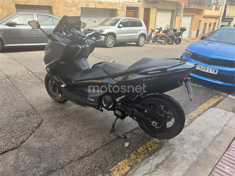Yamaha TMAX – Vista 5