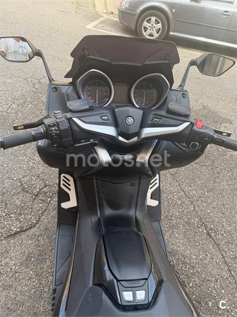 Yamaha TMAX – Vista 7