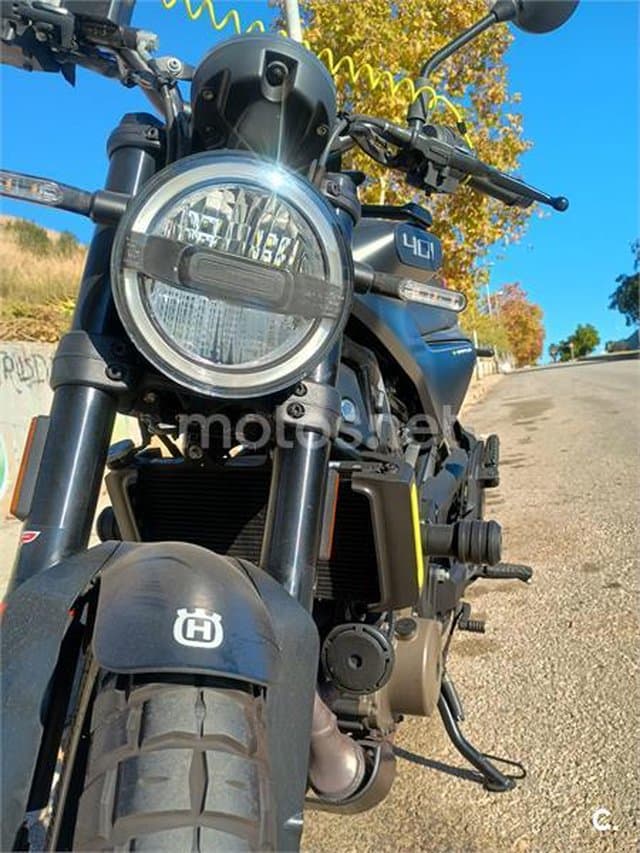 Husqvarna Svartpilen 401 – Vista 1