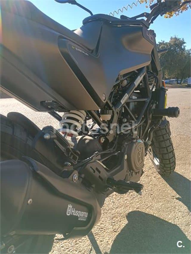 Husqvarna Svartpilen 401 – Vista 5