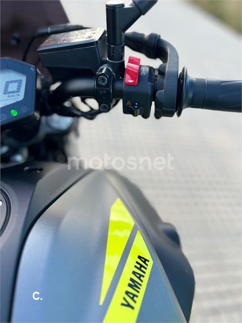 Yamaha MT-07 – Vista 8