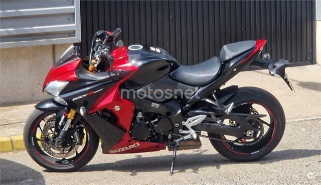 Suzuki GSX-S – Vista 4