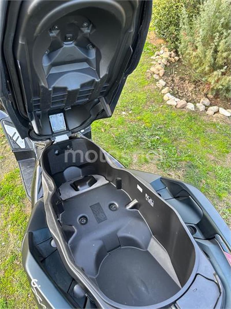 Yamaha XMAX 300 – Vista 3