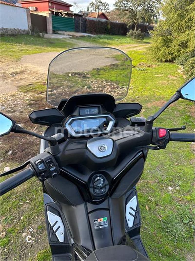 Yamaha XMAX 300 – Vista 5