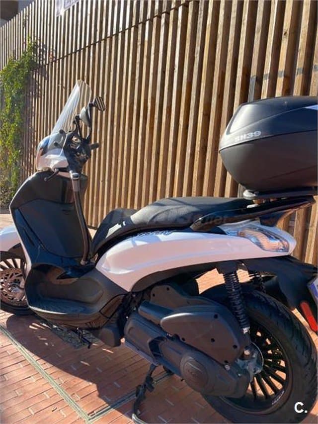 Piaggio Beverly – Vista 1