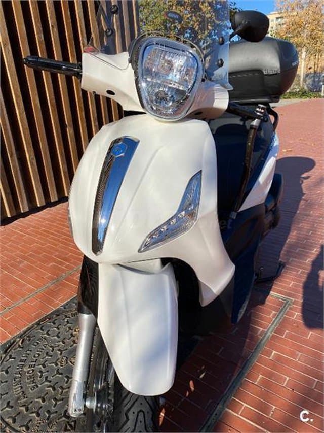 Piaggio Beverly – Vista 2