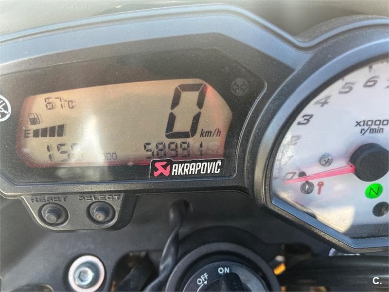 Yamaha FZ8 N Sport – Vista 4