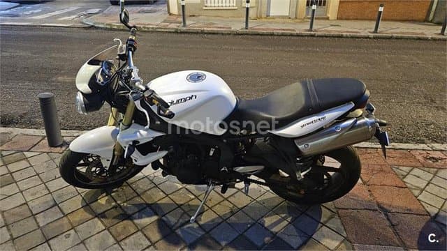 Triumph Street Triple 3300 € 2012 Madrid - 1