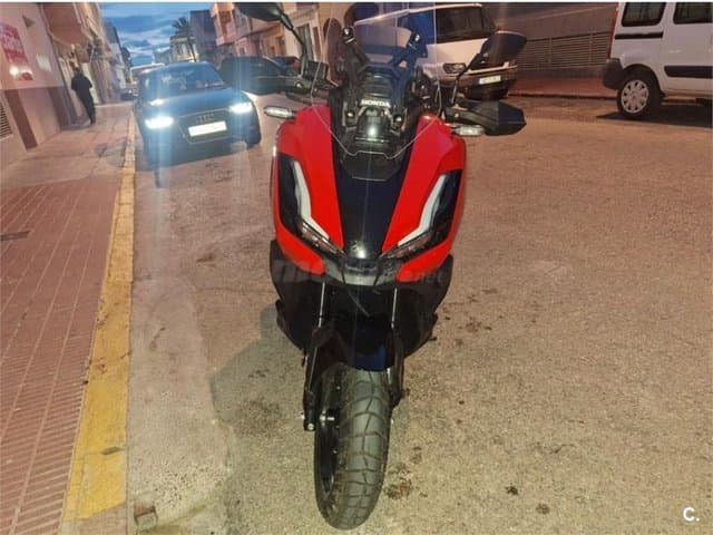 Honda ADV 350 – Vista 2