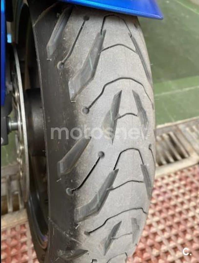 Kawasaki Z 750 – Vista 12