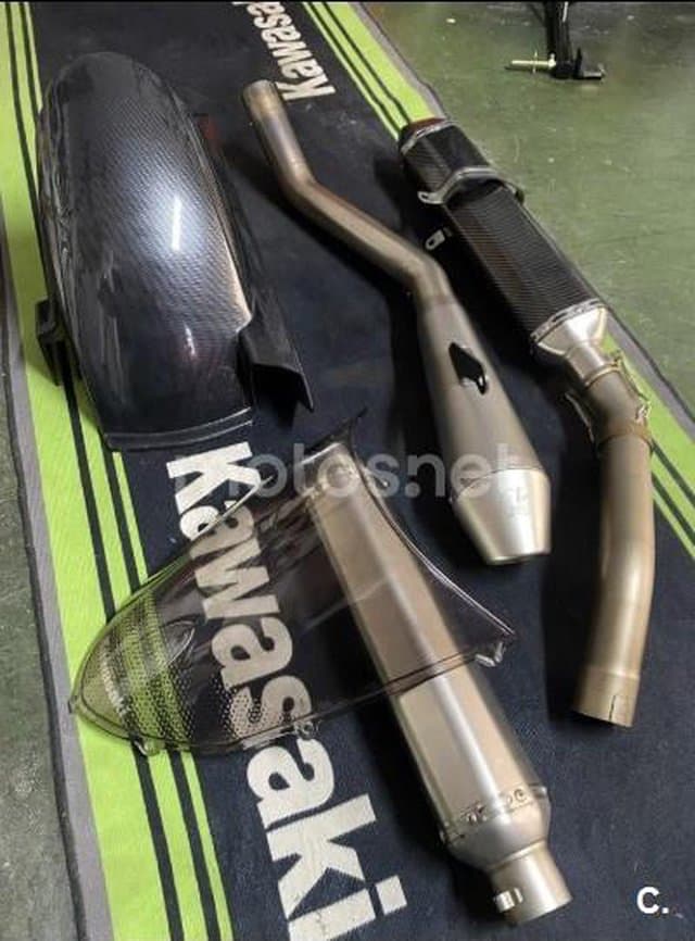 Kawasaki Z 750 – Vista 14