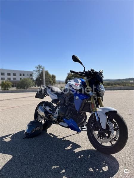 BMW F 900 R – Vista 1