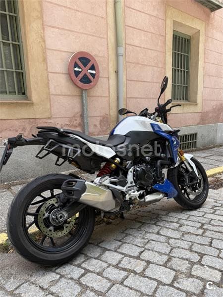 BMW F 900 R – Vista 3