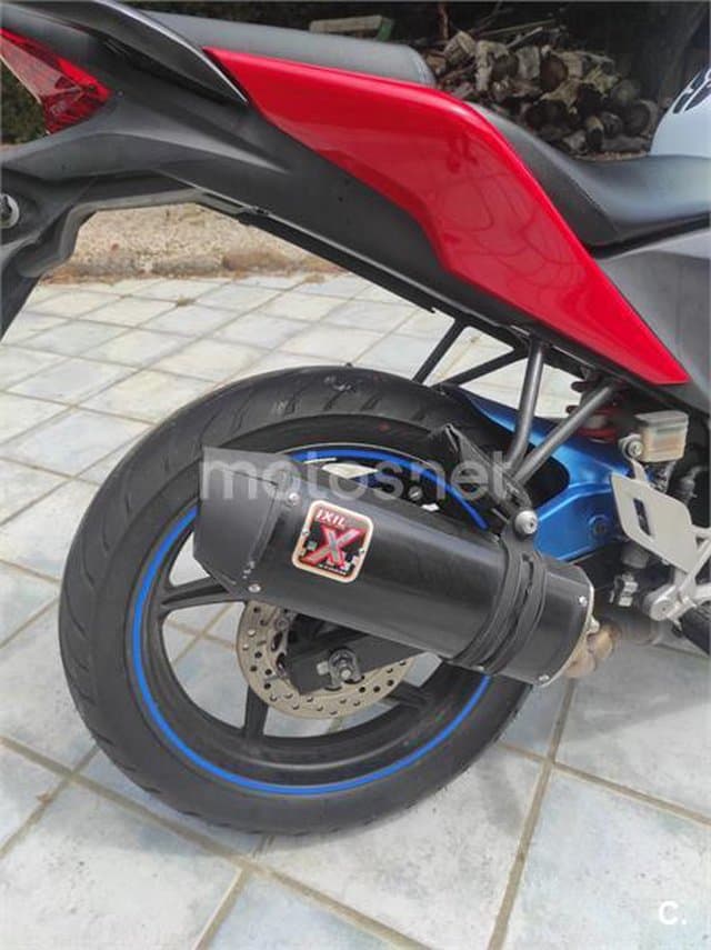 Honda CBR 125R 2200 € 2011 Madrid - 2