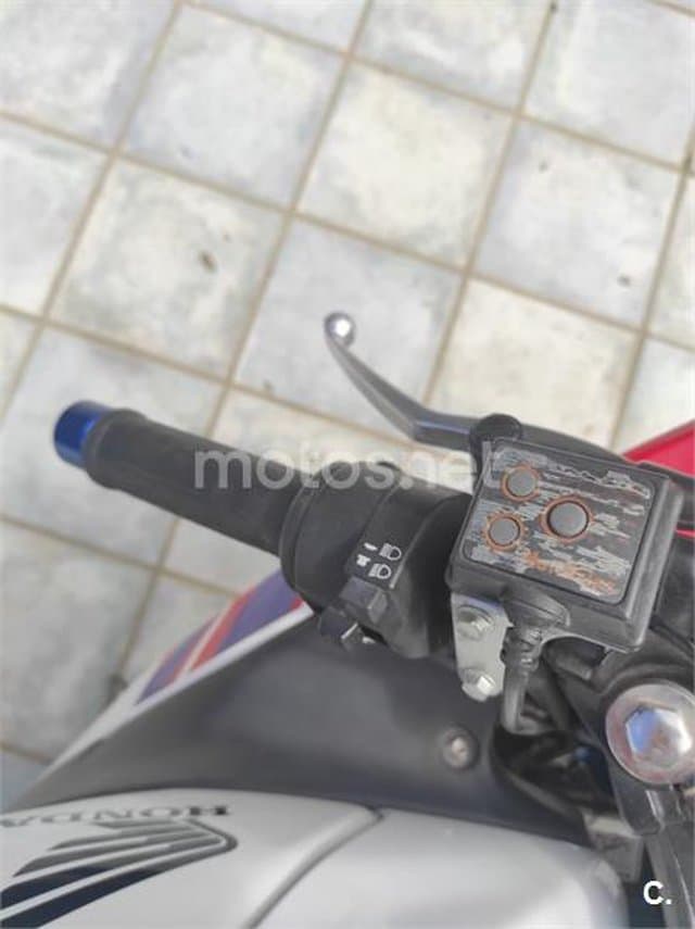 Honda CBR 125R 2200 € 2011 Madrid - 3