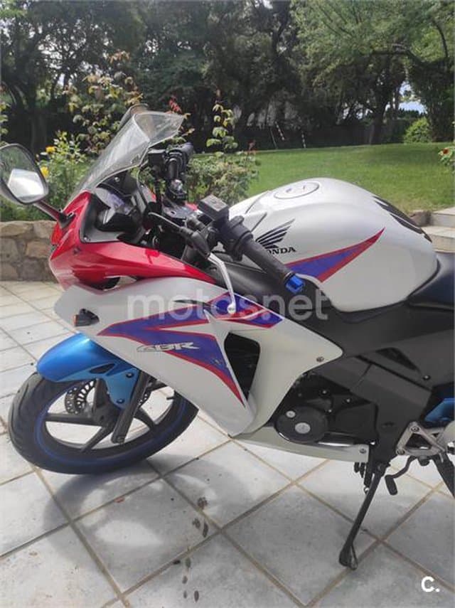 Honda CBR 125R 2200 € 2011 Madrid - 7