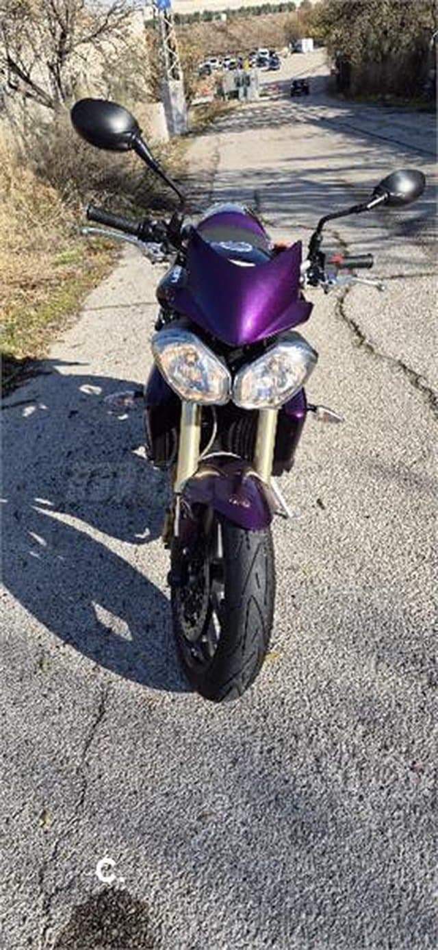 Triumph Street Triple 6000 € 2012 Madrid - 1