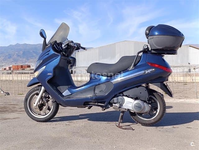 Piaggio X EVO 250 – Vista 2