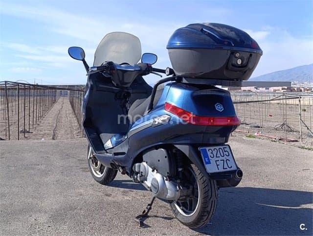 Piaggio X EVO 250 – Vista 3
