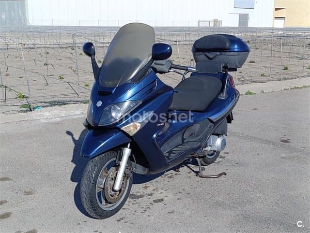 Piaggio X EVO 250 – Vista 4