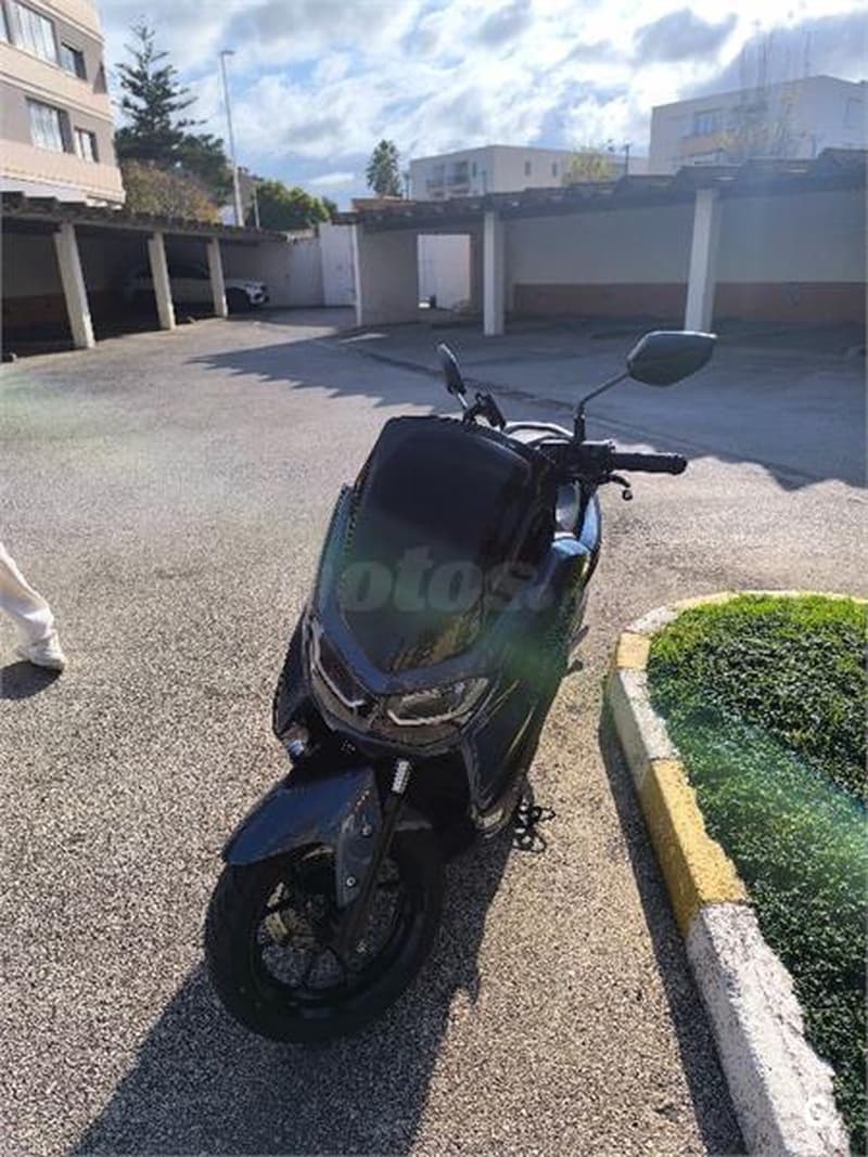 Yamaha NMAX – Vista 4